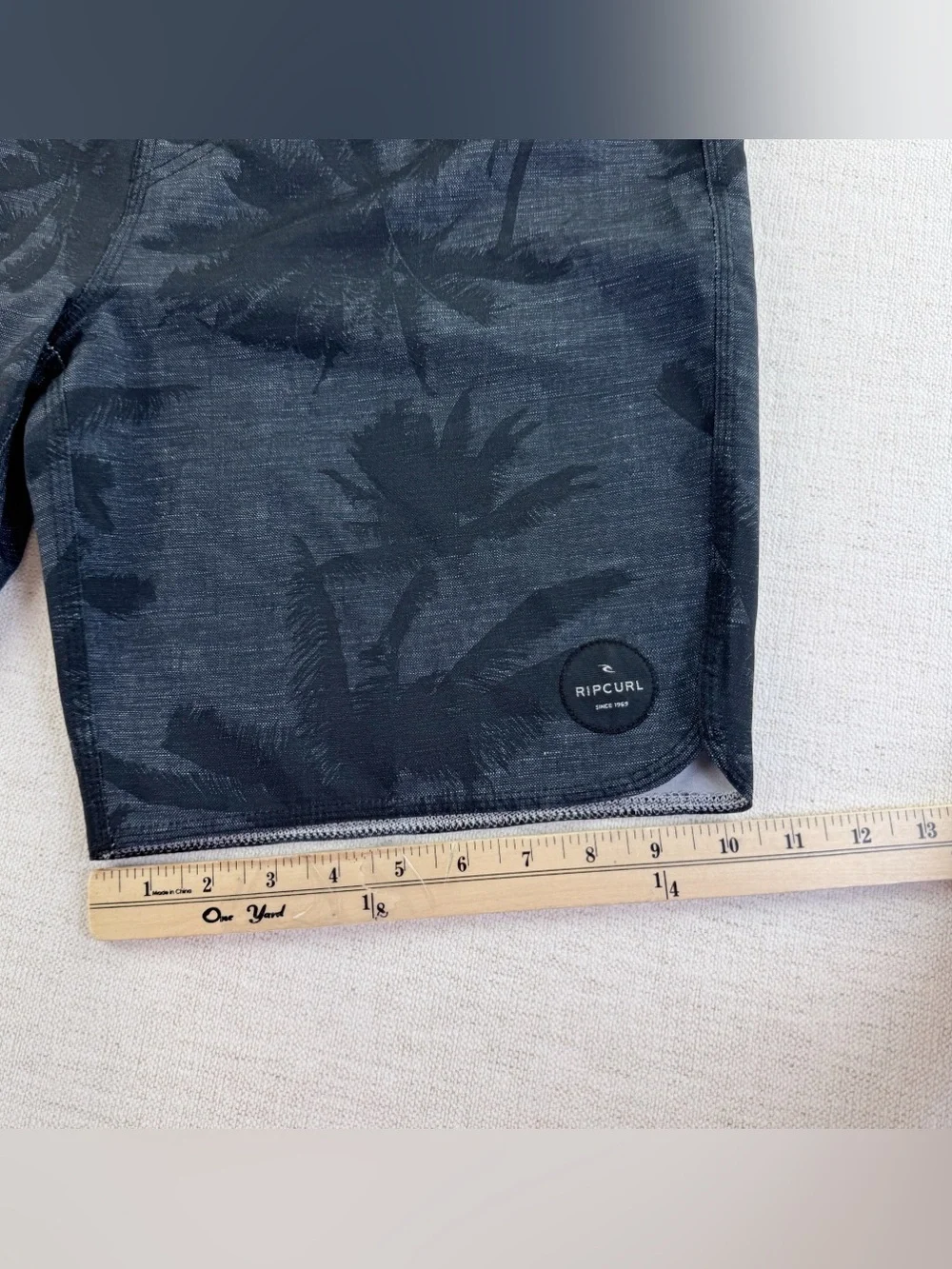 Rip‎ Curl Men's Palm-Print Swim Shorts in grey black size 32 side pocket